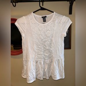 White lacy detailing short sleeve shirt